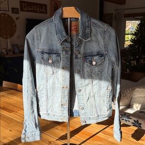 Levi's Women's Classic Blue Jean Jacket